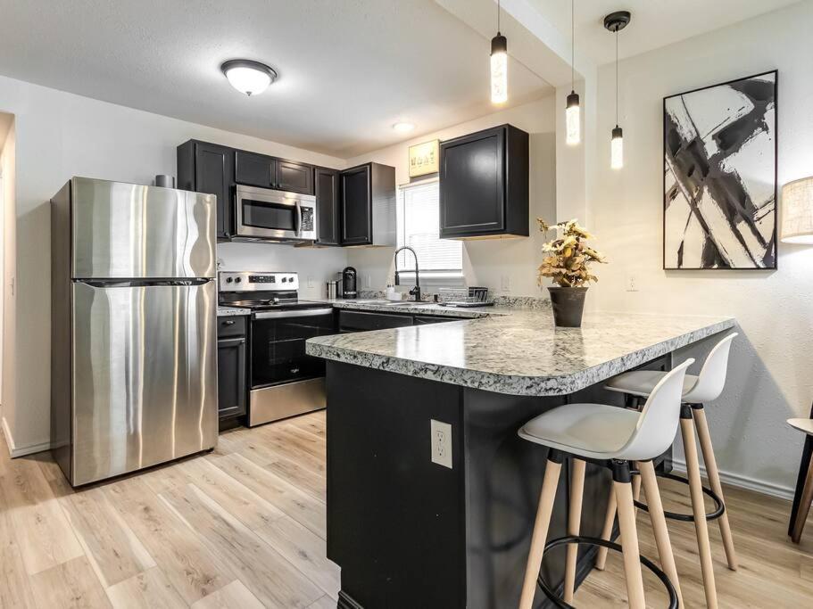 Stylish & Serene Modern Retreat Bartlesville Extérieur photo