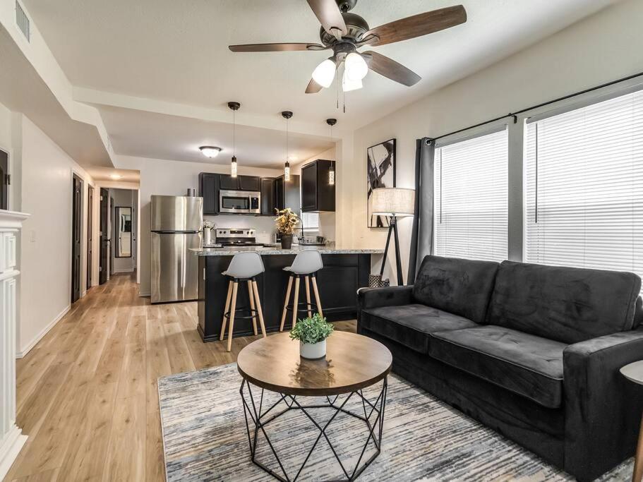 Stylish & Serene Modern Retreat Bartlesville Extérieur photo
