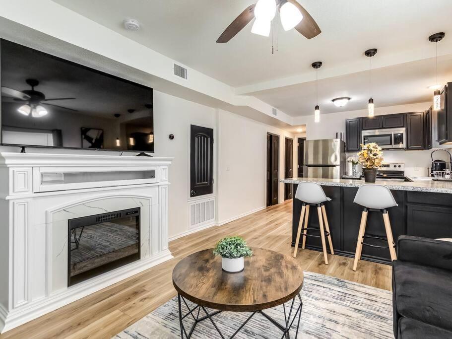 Stylish & Serene Modern Retreat Bartlesville Extérieur photo